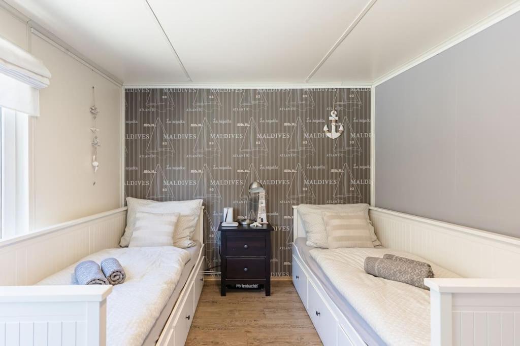 Ocarujuci Houseboat Na Dunaji Pressburg Exterior foto